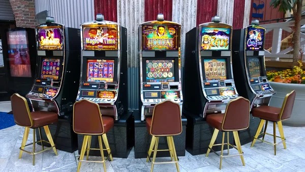 mahjong900 payment methods display showing DANA, OVO, GoPay, ShopeePay, LinkAja, QRIS, and bank transfer options